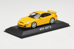 Porsche 911 997 GT3 Gul Minichamps 1:43 WAP02012116 Metall — bild 2 av 4