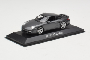 Porsche 911 997 Turbo Grey Metallic Minichamps 1:43 WAP02013116 Metall — bild 2 av 4