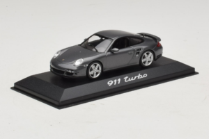 Porsche 911 997 Turbo Grey Metallic Minichamps 1:43 WAP02013016 Metall — bild 2 av 5