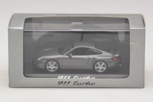 Porsche 911 997 Turbo Grey Metallic Minichamps 1:43 WAP02013016 Metall — bild 5 av 5