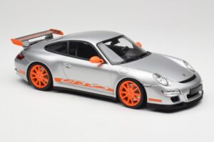 Porsche 911 997.1 GT3 RS Silver med Orange Fälgar Minichamps 1:18 155062120 Metall — bild 4 av 6