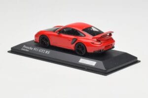 Porsche 911 997.2 GT2 RS Röd med Svarta Fälgar Minichamps 1:43 400069407 Metall — bild 3 av 4