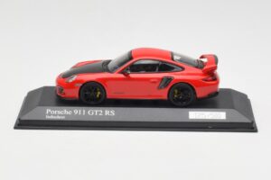 Porsche 911 997.2 GT2 RS Röd med Svarta Fälgar Minichamps 1:43 400069407 Metall