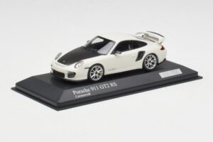 Porsche 911 997.2 GT2 RS Vit med Silverfälgar Minichamps 1:43 400069405 Metall — bild 2 av 4