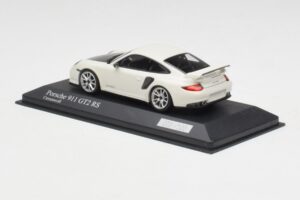 Porsche 911 997.2 GT2 RS Vit med Silverfälgar Minichamps 1:43 400069405 Metall — bild 3 av 4