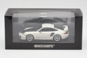 Porsche 911 997.2 GT2 RS Vit med Silverfälgar Minichamps 1:43 400069405 Metall — bild 4 av 4