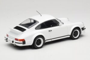 Porsche 911 SC GT Race Version IXO 1:18 18CMC007 Metall — bild 2 av 6