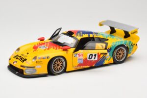 Porsche 911 GT1 #1 D. Rohr / R. Pilgrim / A. McNish 1997 UT Models 1:18 39724 Metall — bild 2 av 8