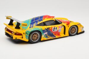 Porsche 911 GT1 #1 D. Rohr / R. Pilgrim / A. McNish 1997 UT Models 1:18 39724 Metall — bild 3 av 8