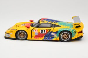 Porsche 911 GT1 #1 D. Rohr / R. Pilgrim / A. McNish 1997 UT Models 1:18 39724 Metall — bild 4 av 8