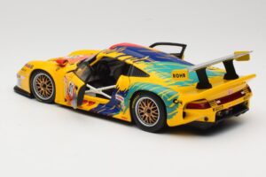 Porsche 911 GT1 #1 D. Rohr / R. Pilgrim / A. McNish 1997 UT Models 1:18 39724 Metall — bild 5 av 8