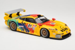 Porsche 911 GT1 #1 D. Rohr / R. Pilgrim / A. McNish 1997 UT Models 1:18 39724 Metall — bild 6 av 8