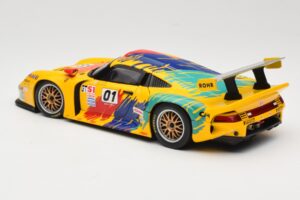 Porsche 911 GT1 #1 D. Rohr / R. Pilgrim / A. McNish 1997 UT Models 1:18 39724 Metall — bild 7 av 8