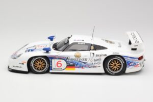 Porsche 911 GT1 #6 T. Boutsen / H-J. Stuck 1997 UT Models 1:18 39720 Metall — bild 4 av 8