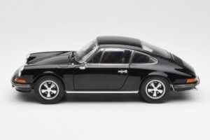 Porsche 911 S Svart Schuco 1:18 450047200 Metall — bild 4 av 8
