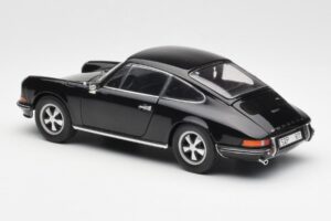Porsche 911 S Svart Schuco 1:18 450047200 Metall — bild 7 av 8