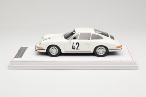 Porsche 911 S #42 R. Buchet / H. Linge Auguste Veuillet 24 Hours of Le Mans Class Winner 1967 IVY 1:18 REMC006 Resin