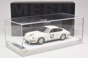 Porsche 911 S #42 R. Buchet / H. Linge Auguste Veuillet 24 Hours of Le Mans Class Winner 1967 IVY 1:18 REMC006 Resin — bild 6 av 6