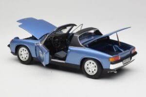 Porsche 914 Blå Revell 1:18 08975 Metall — bild 5 av 8