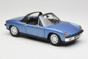Porsche 914 Blå Revell 1:18 08975 Metall — bild 6 av 8