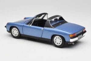 Porsche 914 Blå Revell 1:18 08975 Metall — bild 7 av 8