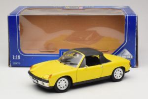 Porsche 914 Gul Revell 1:18 8976 Metall — bild 8 av 8