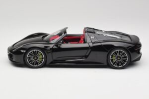 Porsche 918 Spyder Basalt Svart Metallic Minichamps 1:18 110062431 Metall — bild 4 av 8