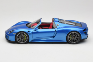 Porsche 918 Spyder Blue Metallic Minichamps 1:18 110062432 Metall — bild 4 av 8