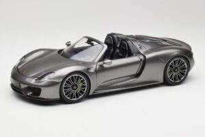 Porsche 918 Spyder Liquid Metal Silver Minichamps 1:18 110062430 Metall