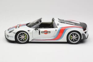 Porsche 918 Spyder Weissach Package Martini Minichamps 1:18 110062440 Metall — bild 4 av 8