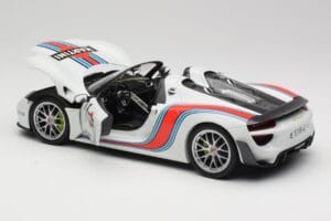 Porsche 918 Spyder Weissach Package Martini Minichamps 1:18 110062440 Metall — bild 5 av 8