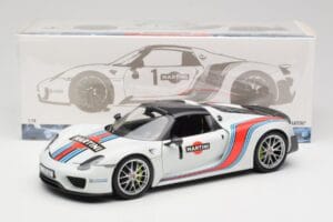 Porsche 918 Spyder Weissach Package Martini Minichamps 1:18 110062440 Metall — bild 8 av 8