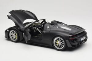 Porsche 918 Spyder Weissach Package Matt Black Minichamps 1:18 110062444 Metall — bild 5 av 8