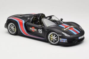 Porsche 918 Spyder Weissach Package Matt Black With Martini Stripes Minichamps 1:18 110062445 Metall — bild 6 av 8