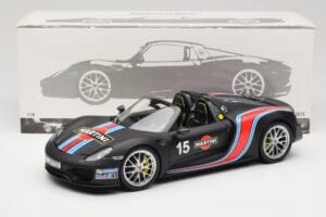 Porsche 918 Spyder Weissach Package Matt Black With Martini Stripes Minichamps 1:18 110062445 Metall — bild 8 av 8