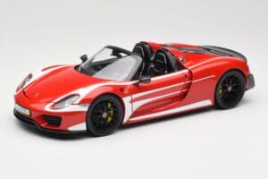 Porsche 918 Spyder Weissach Package Röd & Vita Ränder Minichamps 1:18 110062442 Metall