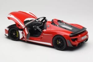Porsche 918 Spyder Weissach Package Röd & Vita Ränder Minichamps 1:18 110062442 Metall — bild 6 av 9