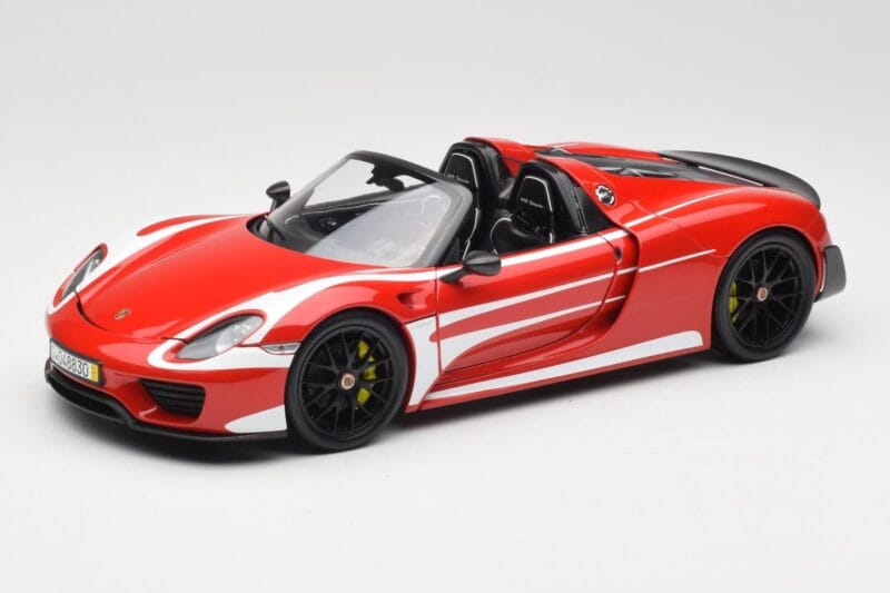 Porsche 918 Spyder Weissach Package Röd & Vita Ränder Minichamps 1:18 110062442 Metall