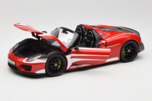 Porsche 918 Spyder Weissach Package Röda Vita Ränder Minichamps 1:18 110062442-O1 Metall — bild 2 av 8