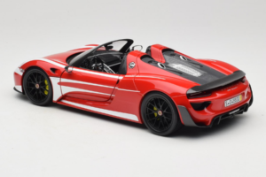 Porsche 918 Spyder Weissach Package Röda Vita Ränder Minichamps 1:18 110062442-O1 Metall — bild 7 av 8