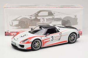 Porsche 918 Spyder Weissach Package Salzburg Minichamps 1:18 110062441 Metall — bild 8 av 8