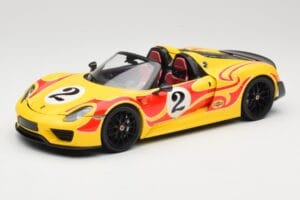 Porsche 918 Spyder Weissach Package Gul Med Ränder Minichamps 1:18 110062446 Metall