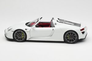 Porsche 918 Spyder Vit Minichamps 1:18 110062436 Metall — bild 4 av 8