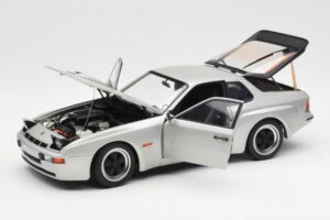 Porsche 924 Carrera GT Diamond Silver AUTOart 1:18 78002 Metall — bild 2 av 8