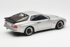 Porsche 924 Carrera GT Diamond Silver AUTOart 1:18 78002 Metall — bild 3 av 8