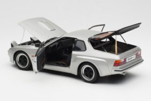 Porsche 924 Carrera GT Diamond Silver AUTOart 1:18 78002 Metall — bild 5 av 8