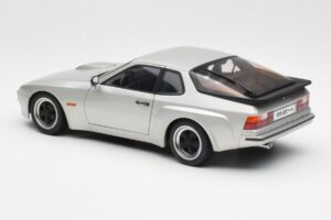 Porsche 924 Carrera GT Diamond Silver AUTOart 1:18 78002 Metall — bild 7 av 8