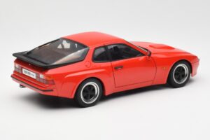 Porsche 924 Carrera GT Guards Röd AUTOart 1:18 78003 Metall — bild 3 av 8