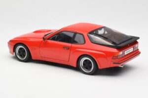Porsche 924 Carrera GT Guards Röd AUTOart 1:18 78003 Metall — bild 7 av 8