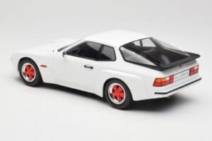 Porsche 924 Carrera GT Vit & Röda Fälgar MCG 1:18 MCG18303 Metall — bild 5 av 6